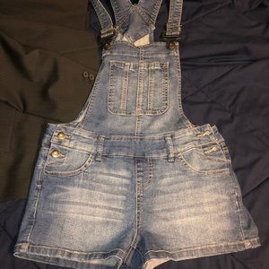 Short overalls